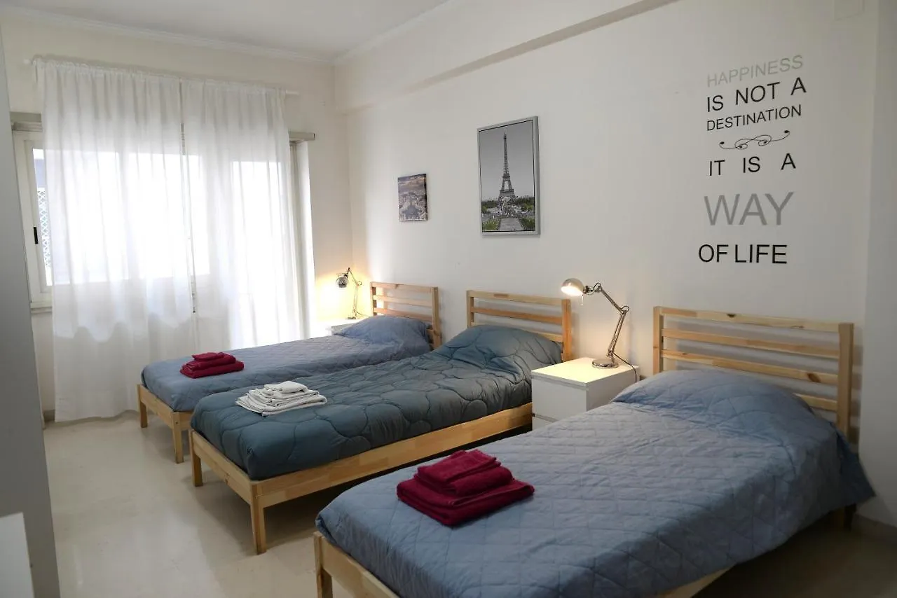 Guest house Room In Guest Room - Emilios Home Triple Room In Our Cozy And Comfortable Establishment Rome