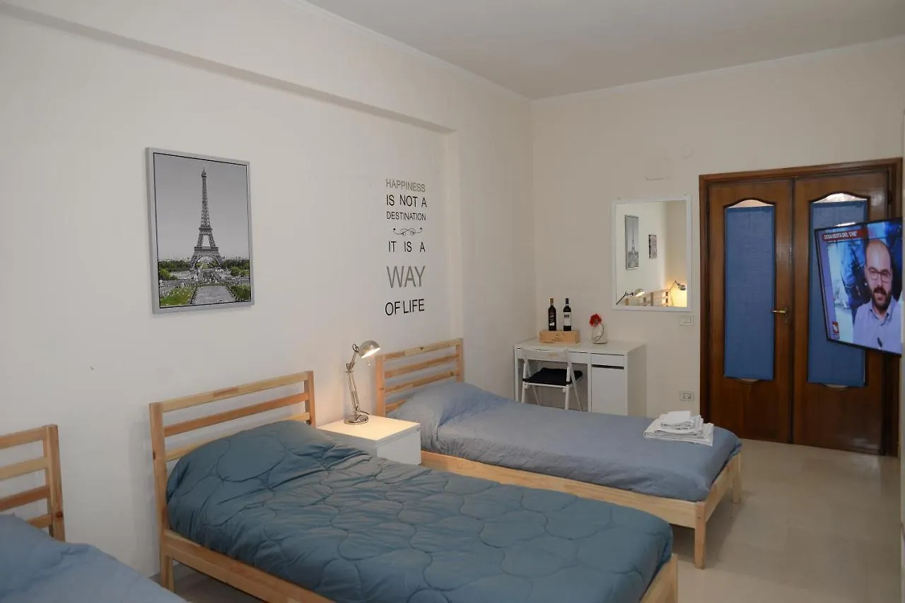 Room In Guest Room - Emilios Home Triple Room In Our Cozy And Comfortable Establishment Rome 0*,  Italy